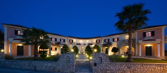 Elanthi Village Hotel