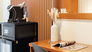 In-room safe, desk, WiFi (free) - B&B Alba Domus Roma (Rome)