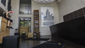 Unclassified image, 2 of 74, button - EuroNova arthotel (Cologne)