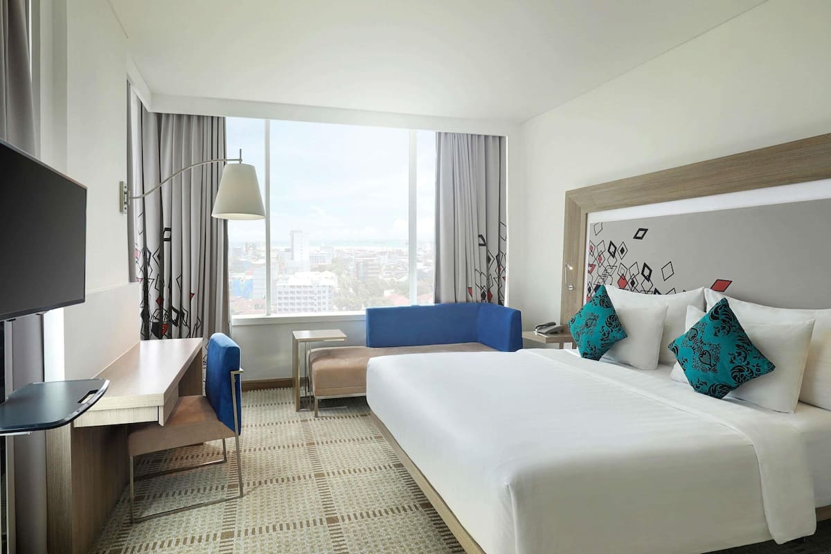 Minibar, két bảo mật tại phòng, bàn