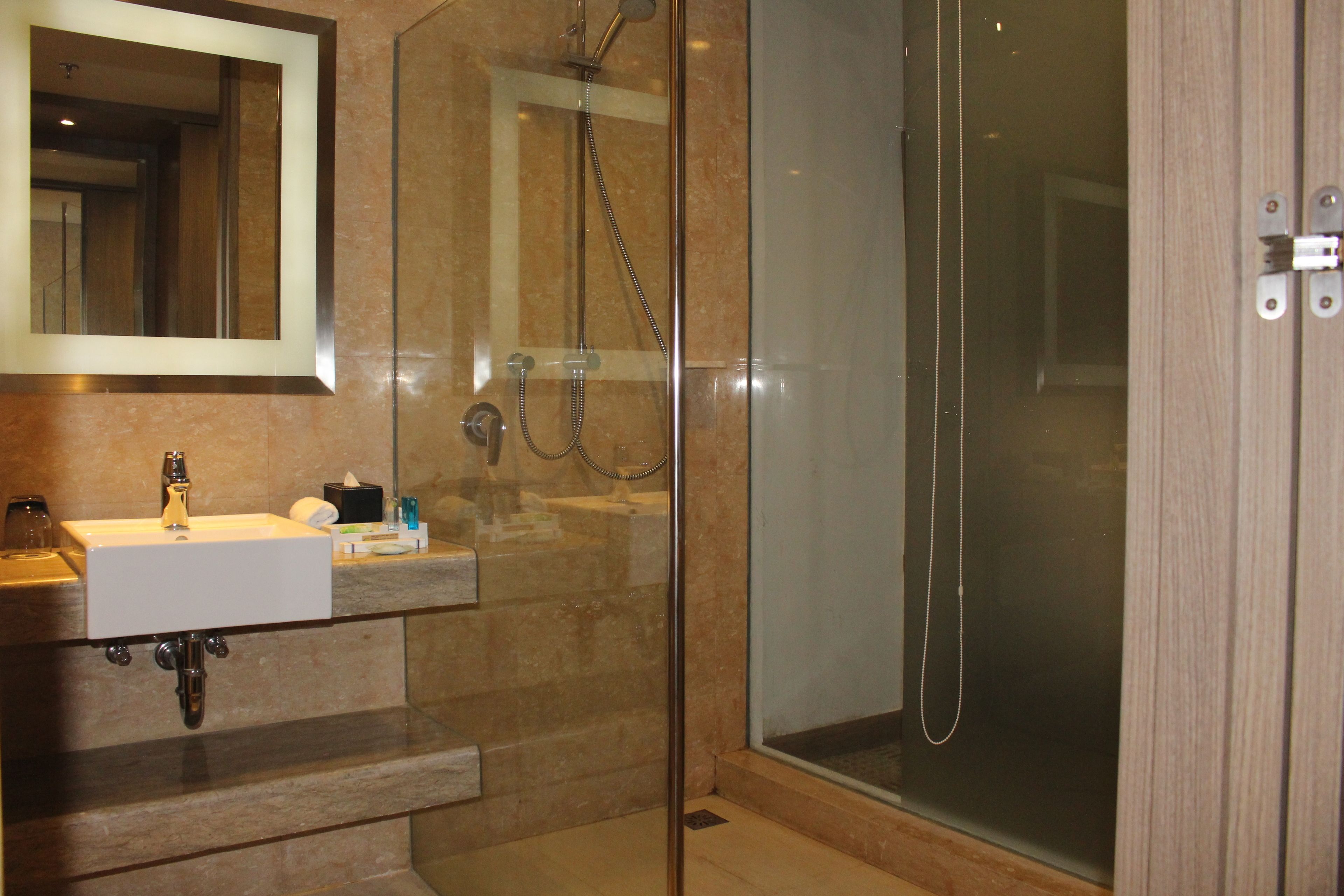 deluxe room, 1 double bed | bathroom | shower, eco-friendly toiletries, hair dryer, slippers