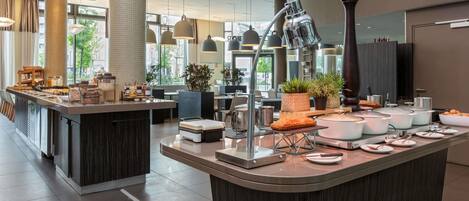 Tägliches nach Wunsch zubereitetes Frühstück (19.5 EUR pro Person)