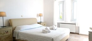 Vila superior, 2 quartos, vista para o mar | Cofres nos quartos, quartos à prova de som