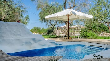 Piscine extérieure (ouverte en saison)