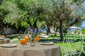 Bar (in der Unterkunft)