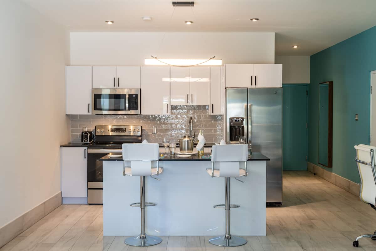 superior studio, poolside | private kitchen | full-sized fridge, microwave, stovetop, coffee/tea maker