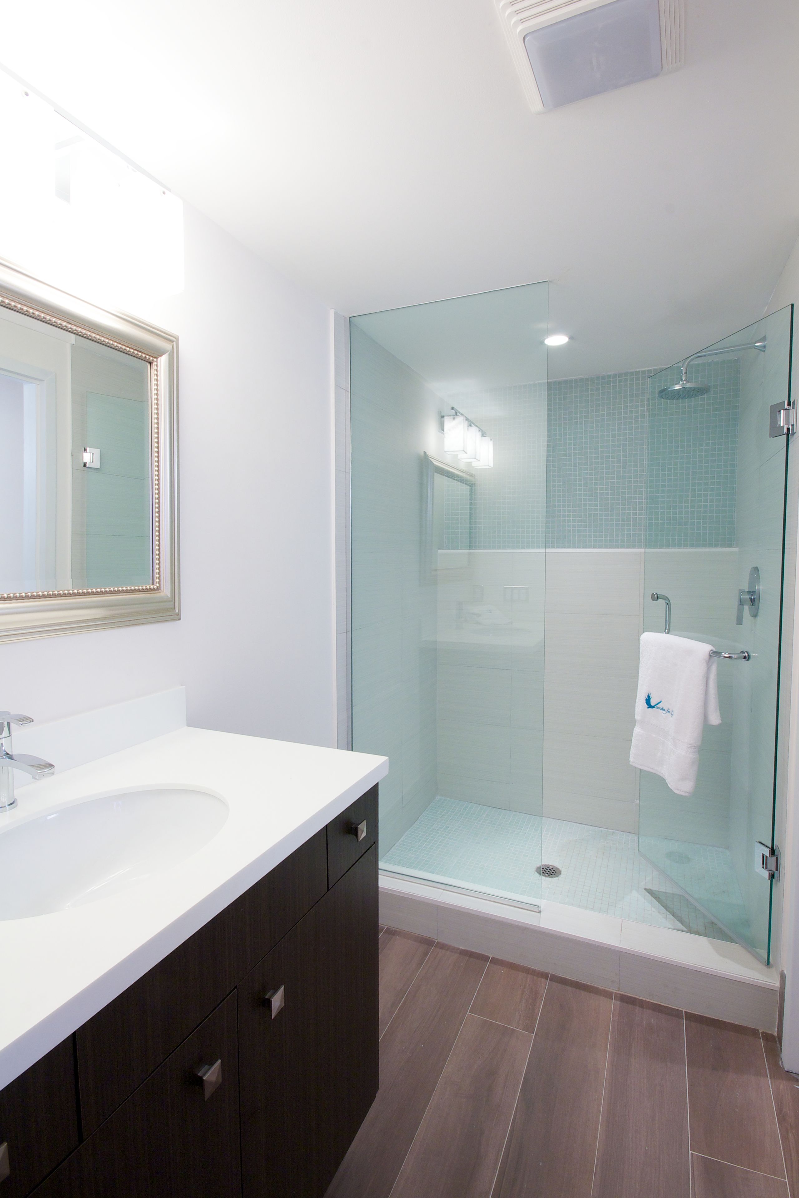 shower, rainfall showerhead, free toiletries, hair dryer