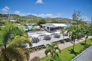 2 piscinas al aire libre, camas de piscina gratis
