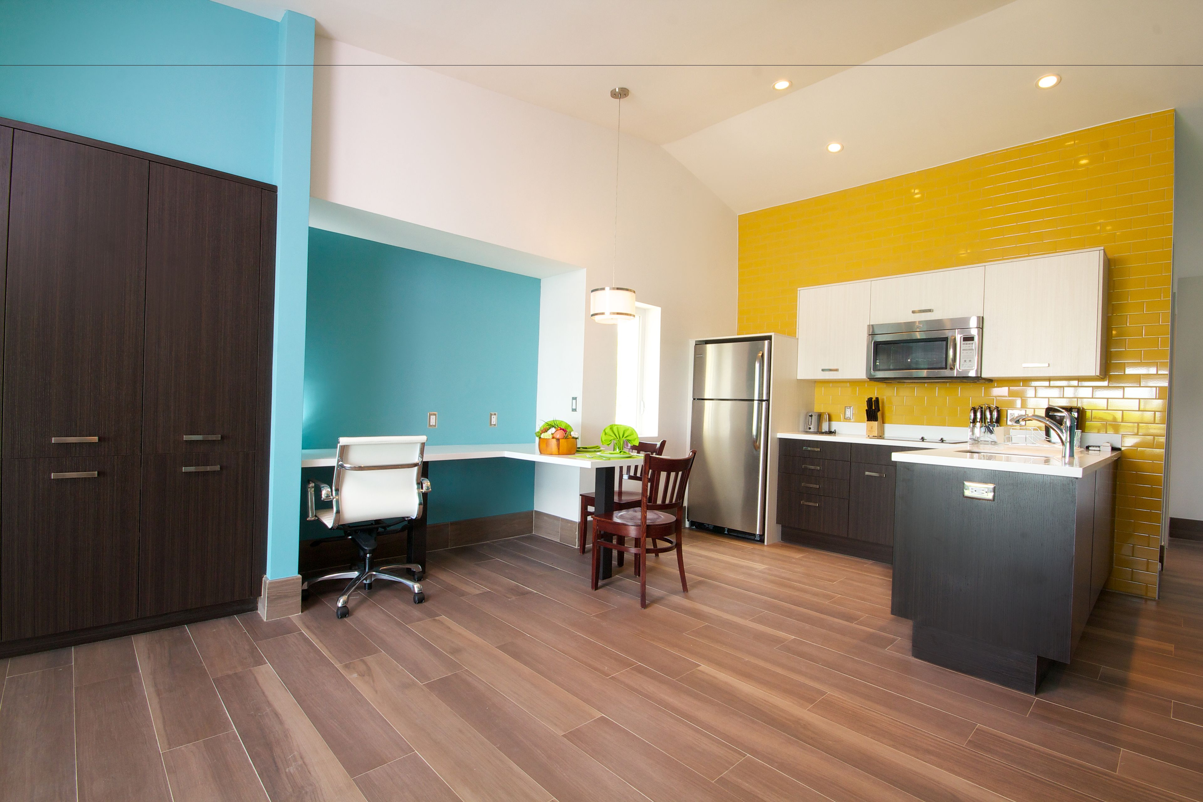 deluxe studio room | living area