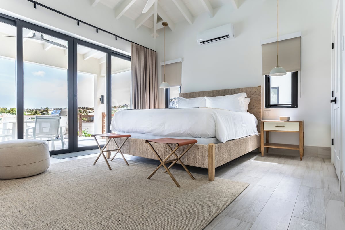 luxury villa | 1 bedroom, premium bedding, in-room safe, blackout curtains