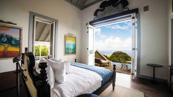 Hochwertige Bettwaren, Minibar, Zimmersafe, Schreibtisch