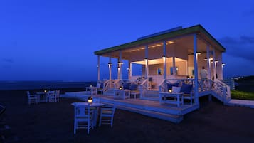 2 restaurantes; se sirven desayunos