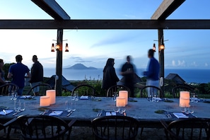 2 restaurants; breakfast, lunch, dinner and brunch served  - Belle Mont Sanctuary Resort (Saint Pauls)