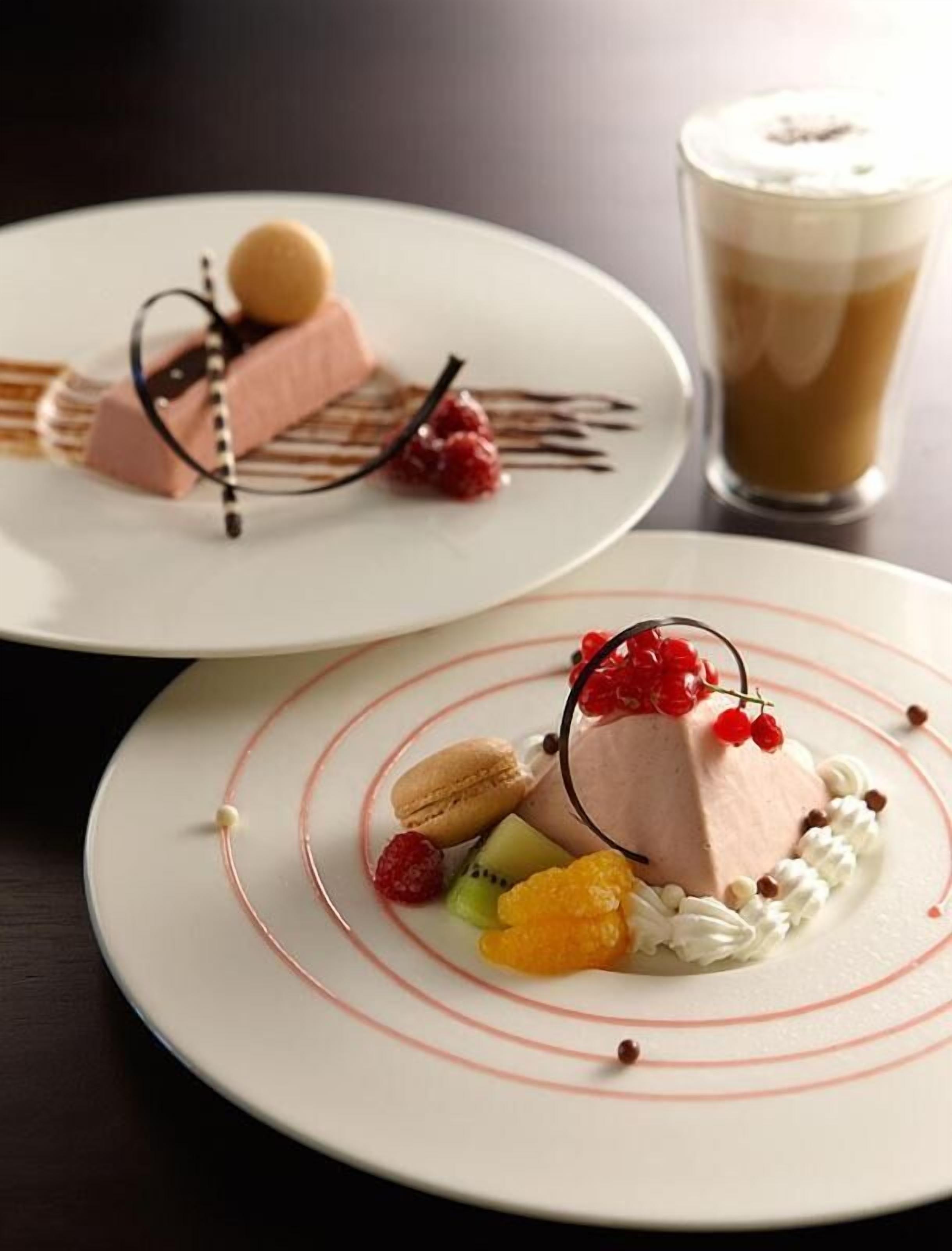 breakfast, lunch, dinner served; italian cuisine