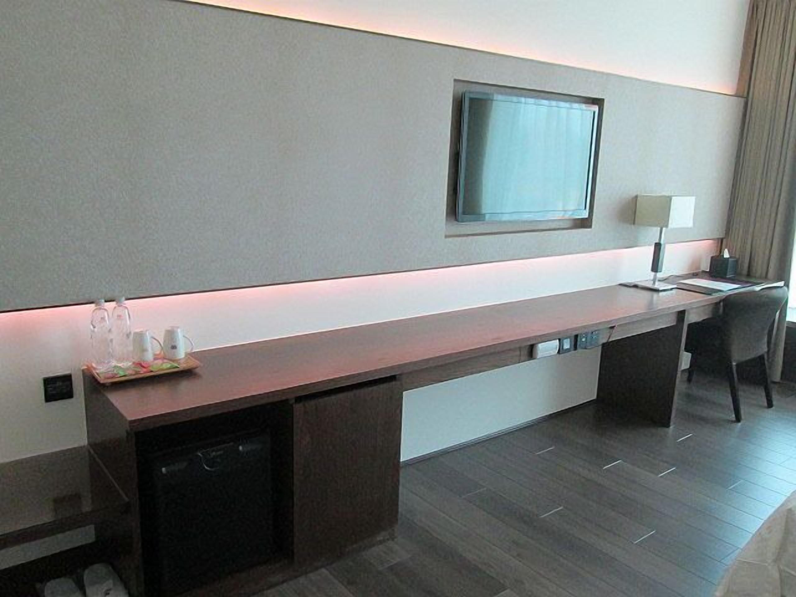 signature double room, 1 double bed | down duvets, pillow-top beds, in-room safe, desk