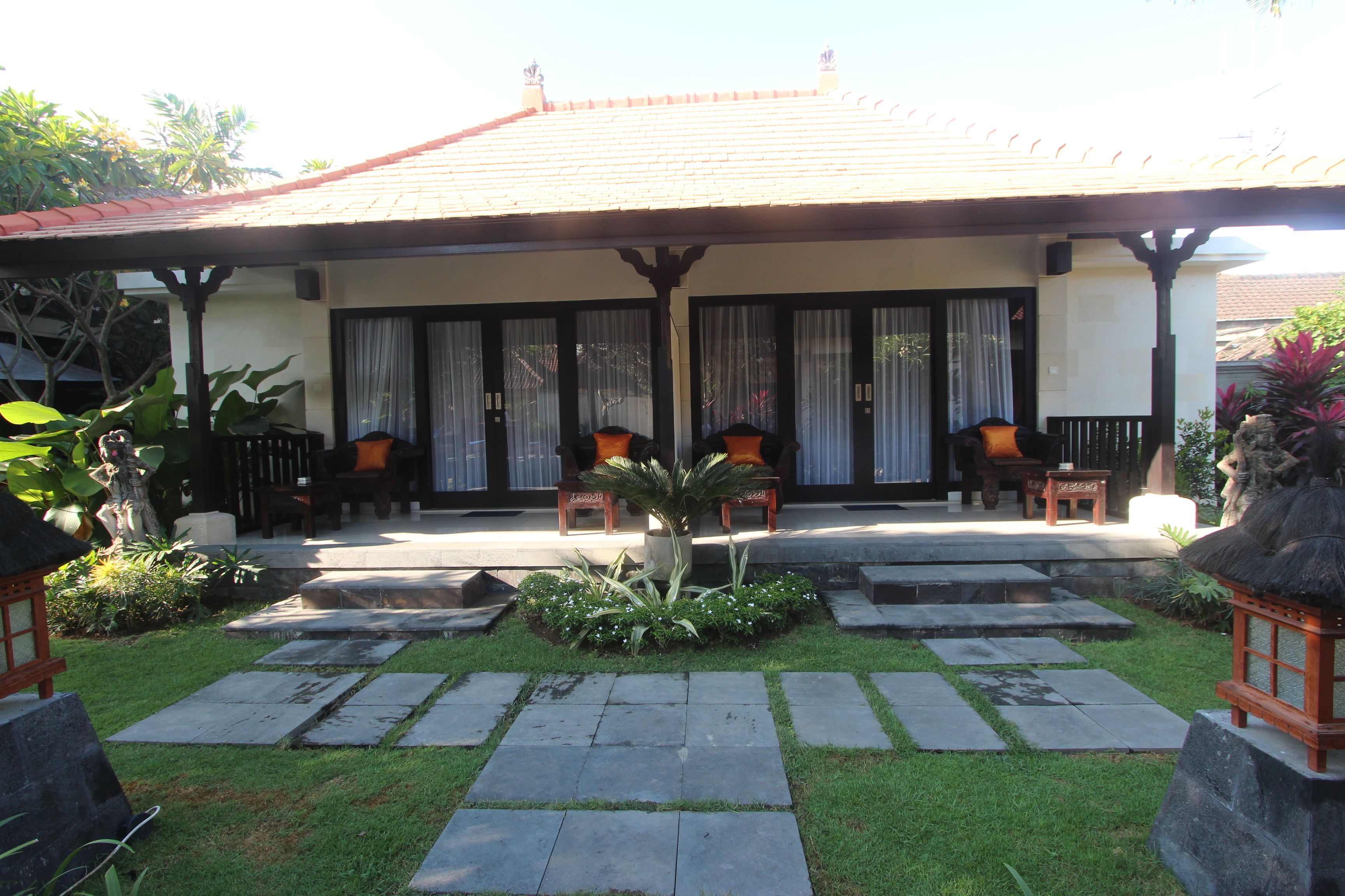 deluxe room | terrace/patio