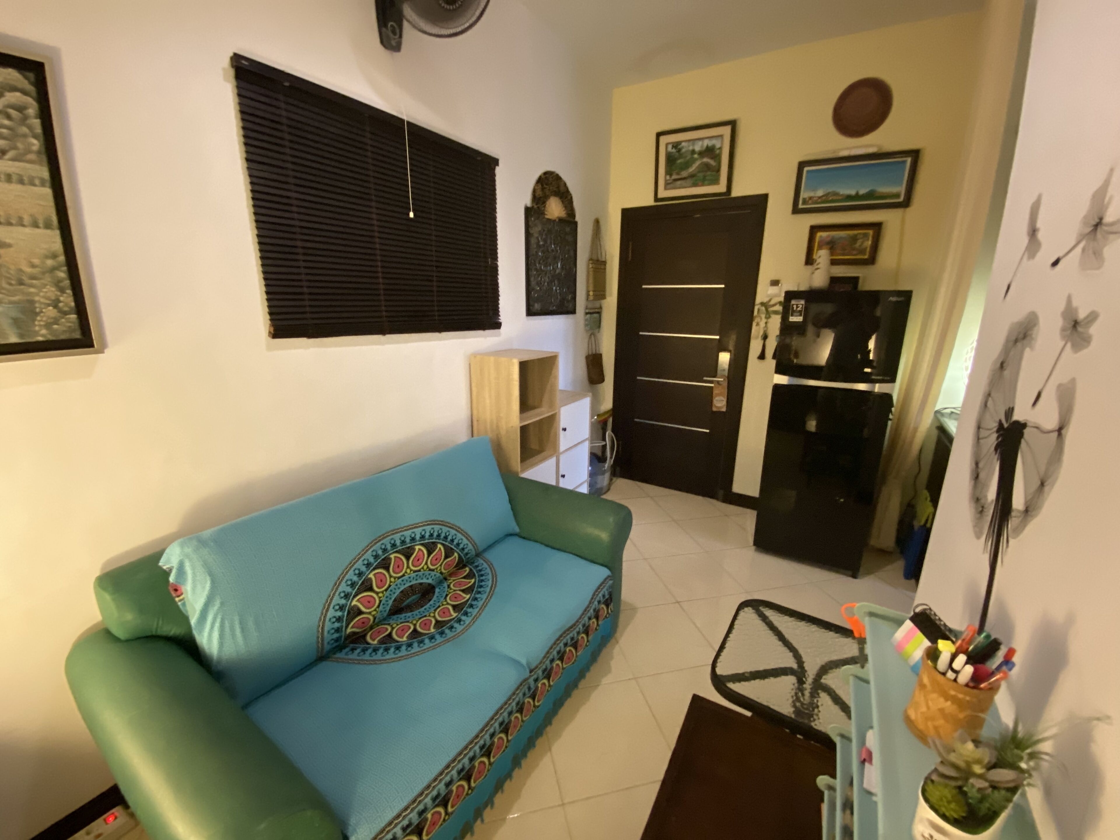 classic twin room, kitchen | living area | 32-inch lcd tv with cable channels, tv