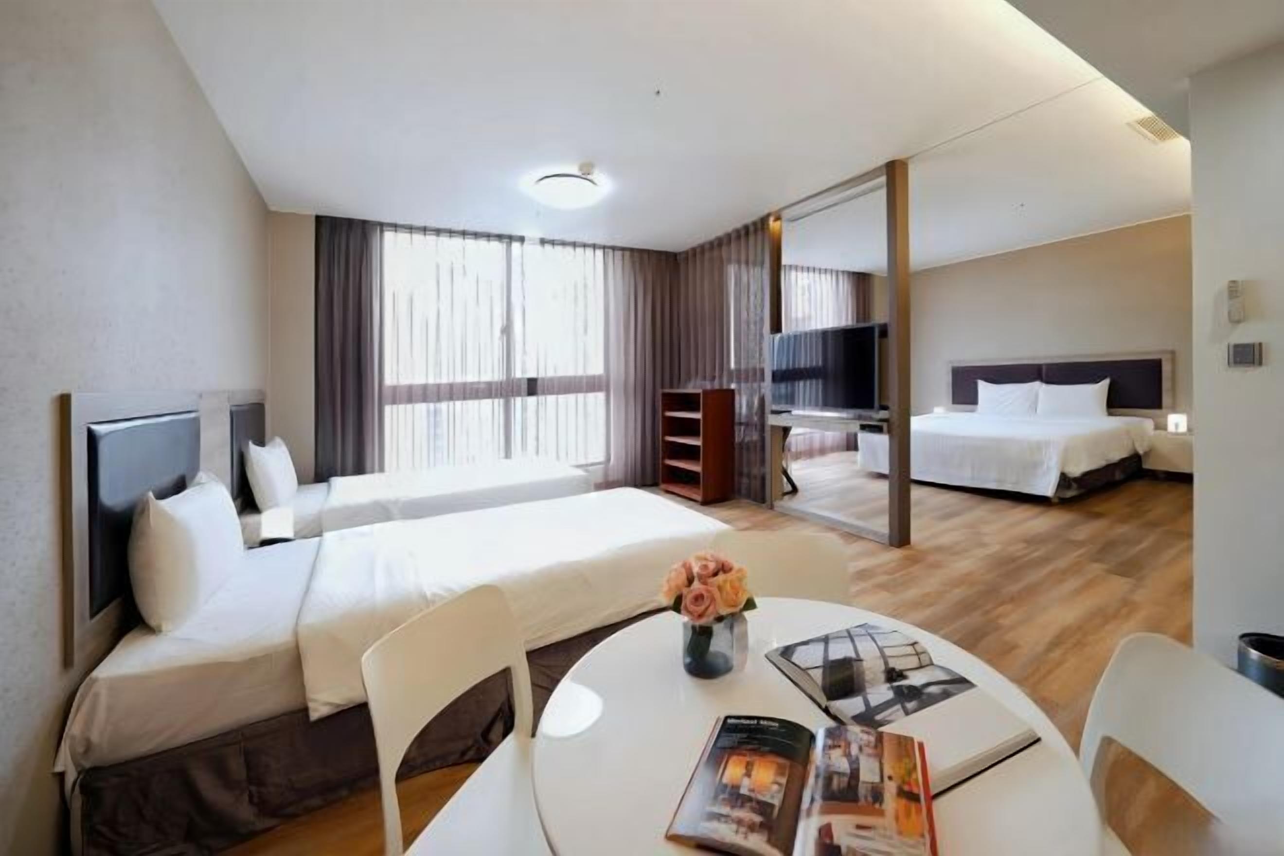Premium bedding, down comforters, in-room safe, desk