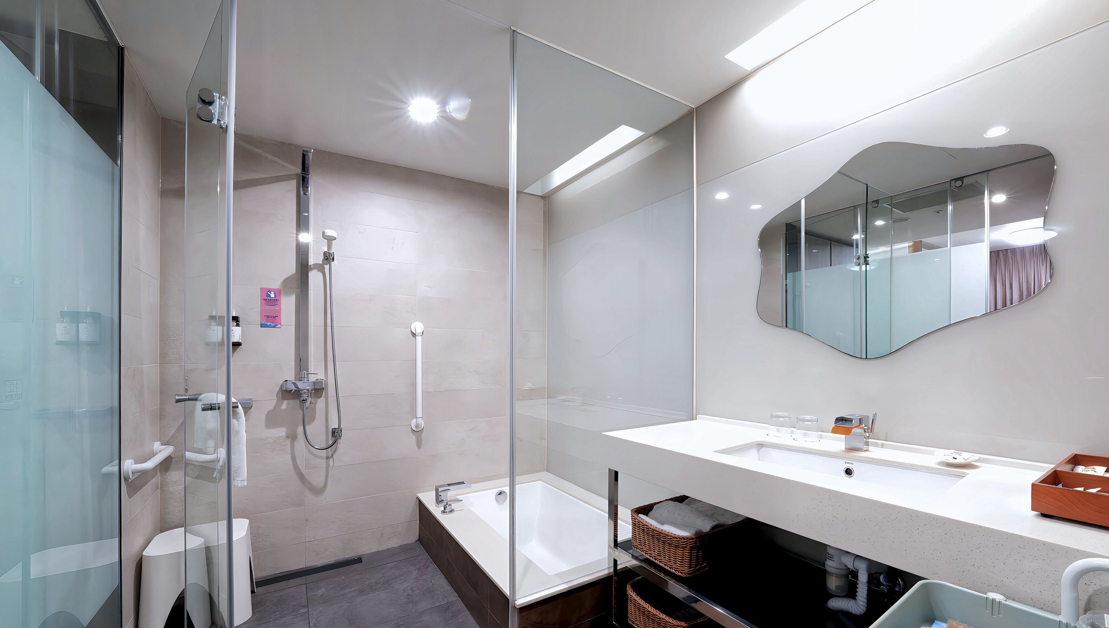 1 bedroom, premium bedding, down duvets, in-room safe