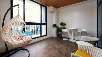Quarto executivo, 2 camas de solteiro, sacada | Terraço/pátio