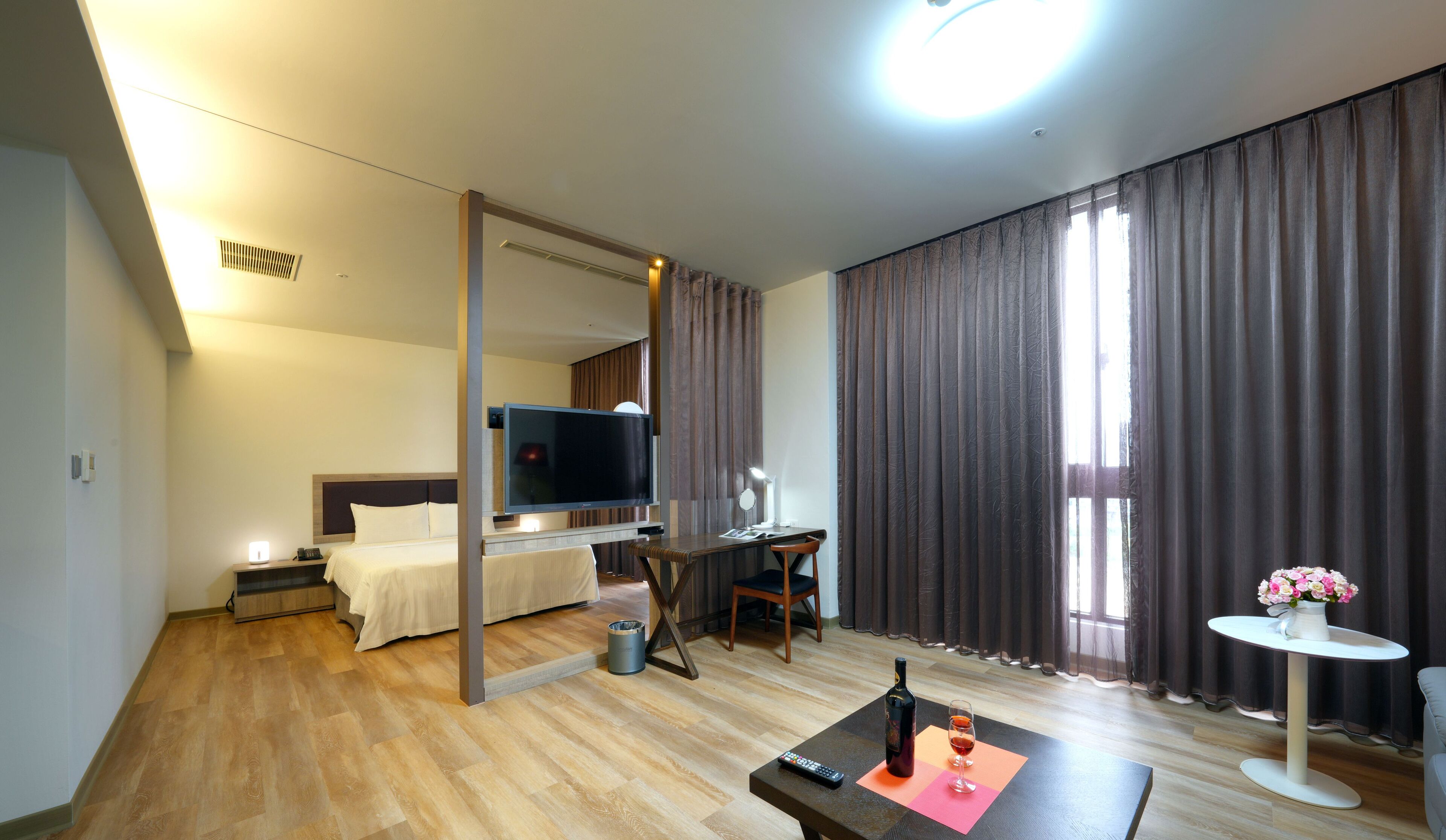 Executive Double Room, 1 Queen Bed | Living area | LED TV, table football, ping pong