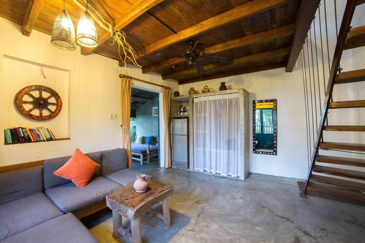Villa, ved strandkanten | Oppholdsrom | Flatskjerm-TV