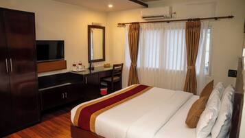 Premium bedding, in-room safe, desk, soundproofing
