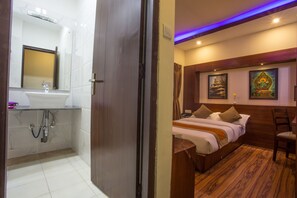 Een douche, gratis toiletartikelen, een haardroger, pantoffels