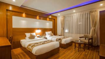 1 bedroom, premium bedding, in-room safe, desk