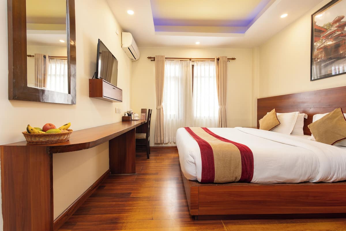 Premium bedding, in-room safe, desk, soundproofing