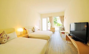 Luxury Quadruple Room, 2 Double Beds | Desk, blackout curtains, rollaway beds, free WiFi