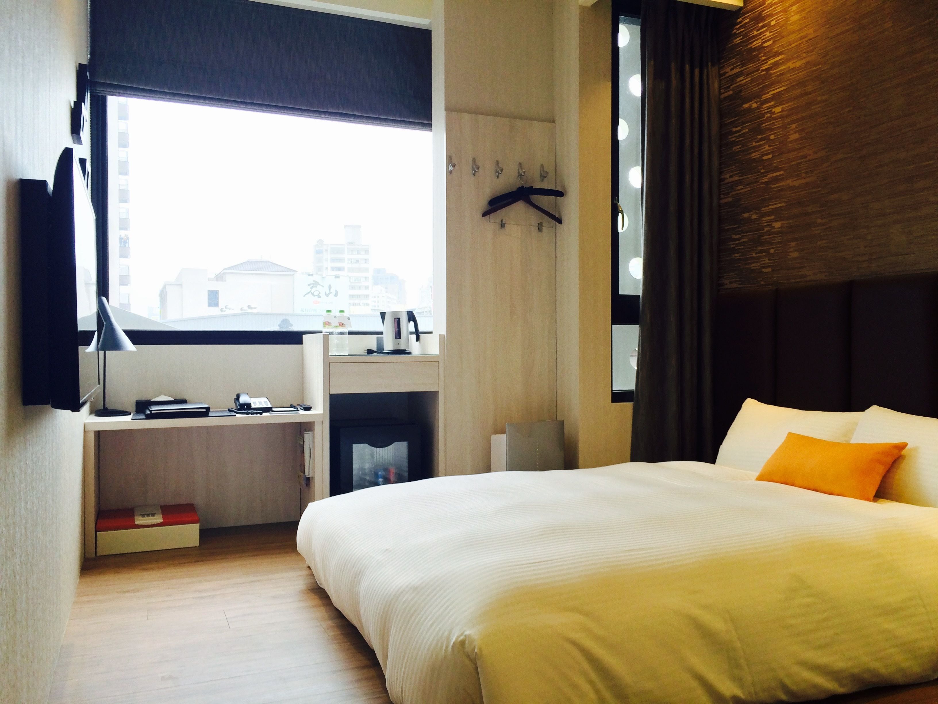 economy single room | premium bedding, down duvets, in-room safe, desk