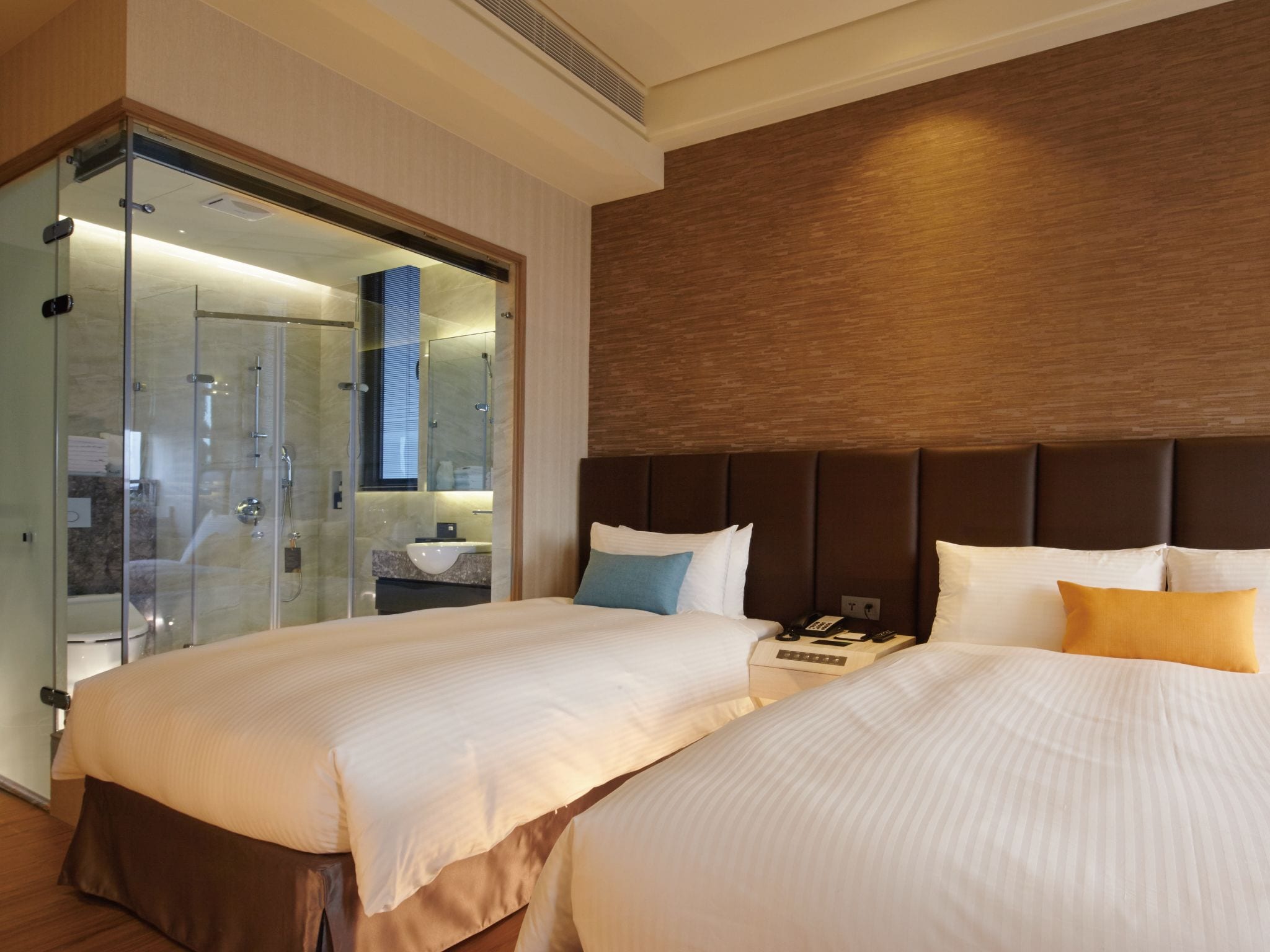 premium bedding, down duvets, in-room safe, desk