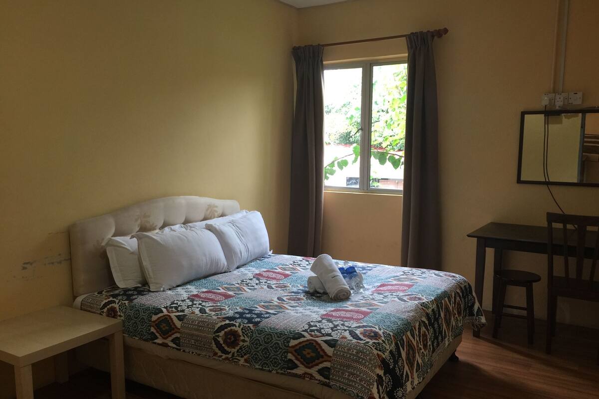 Standard Room, Shared Bathroom | Individually decorated, individually furnished, desk, blackout curtains