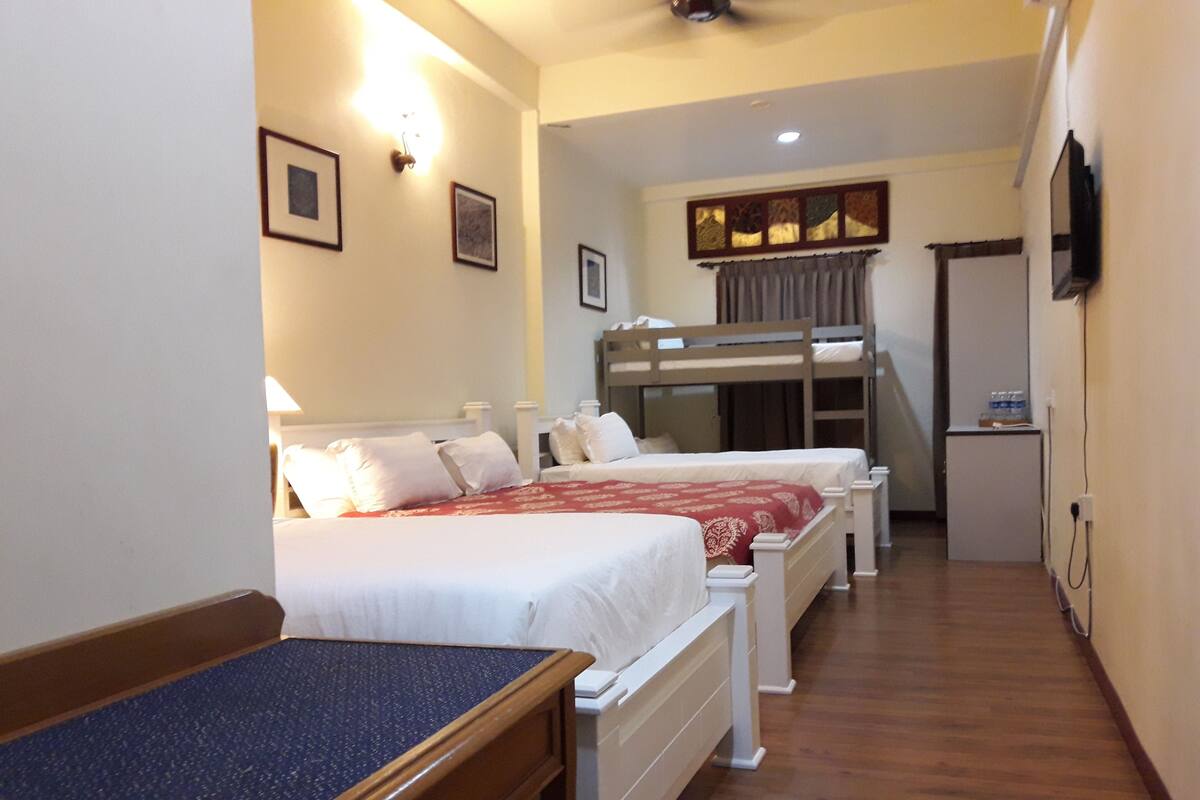 Executive Suite | Individually decorated, individually furnished, desk, blackout curtains