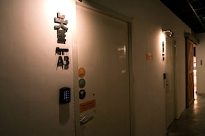 암막 커튼, 무료 WiFi, 침대 시트