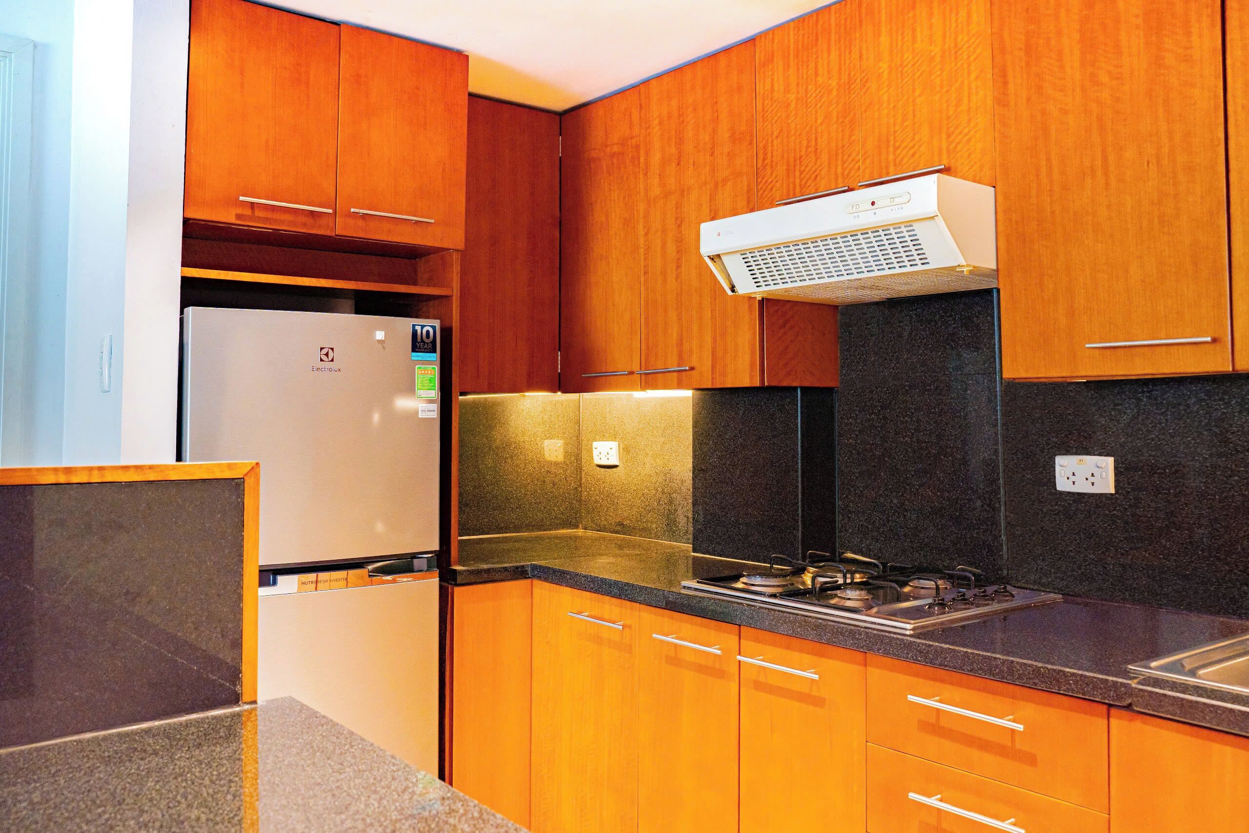 Deluxe Apartment, 2 Bedrooms | Private kitchen | Full-size fridge, microwave, oven, electric kettle