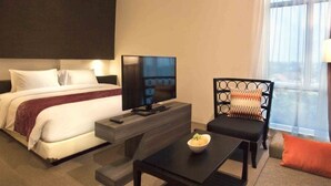 Deluxe Room, 1 King Bed, Non Smoking, City View - Hotel Yasmin Karawaci (Curug)