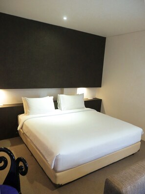 Deluxe Room, 1 King Bed