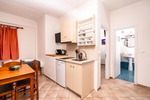Apartment | Dapur peribadi | Peti sejuk mini, dapur, pembancuh kopi/teh, cerek elektrik 