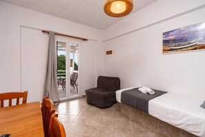 Apartment | Soundproofing, iron/ironing board, free WiFi, bed sheets - Cyclades Beach Apartments (Sifnos)