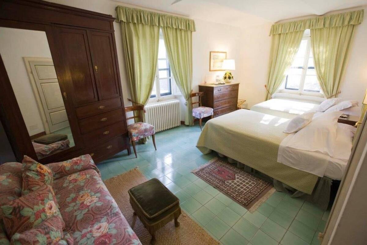 Quarto duplo, 2 camas de solteiro | Camas extras/dobráveis (sobretaxa), Wi-Fi de cortesia, roupa de cama