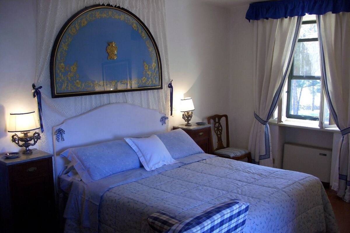 Quarto casal luxo | Camas extras/dobráveis (sobretaxa), Wi-Fi de cortesia, roupa de cama