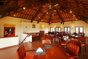 Breakfast, lunch, dinner served; international cuisine - Villa Grasia (Gili Trawangan)