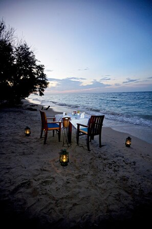 Breakfast, lunch, dinner served; international cuisine - Villa Grasia (Gili Trawangan)