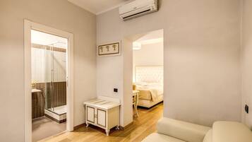 Suite | 1 bedroom, minibar, in-room safe, desk