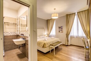 Superior Double or Twin Room | Minibar, in-room safe, desk, soundproofing - Gravina Suite Frattina (Rome)