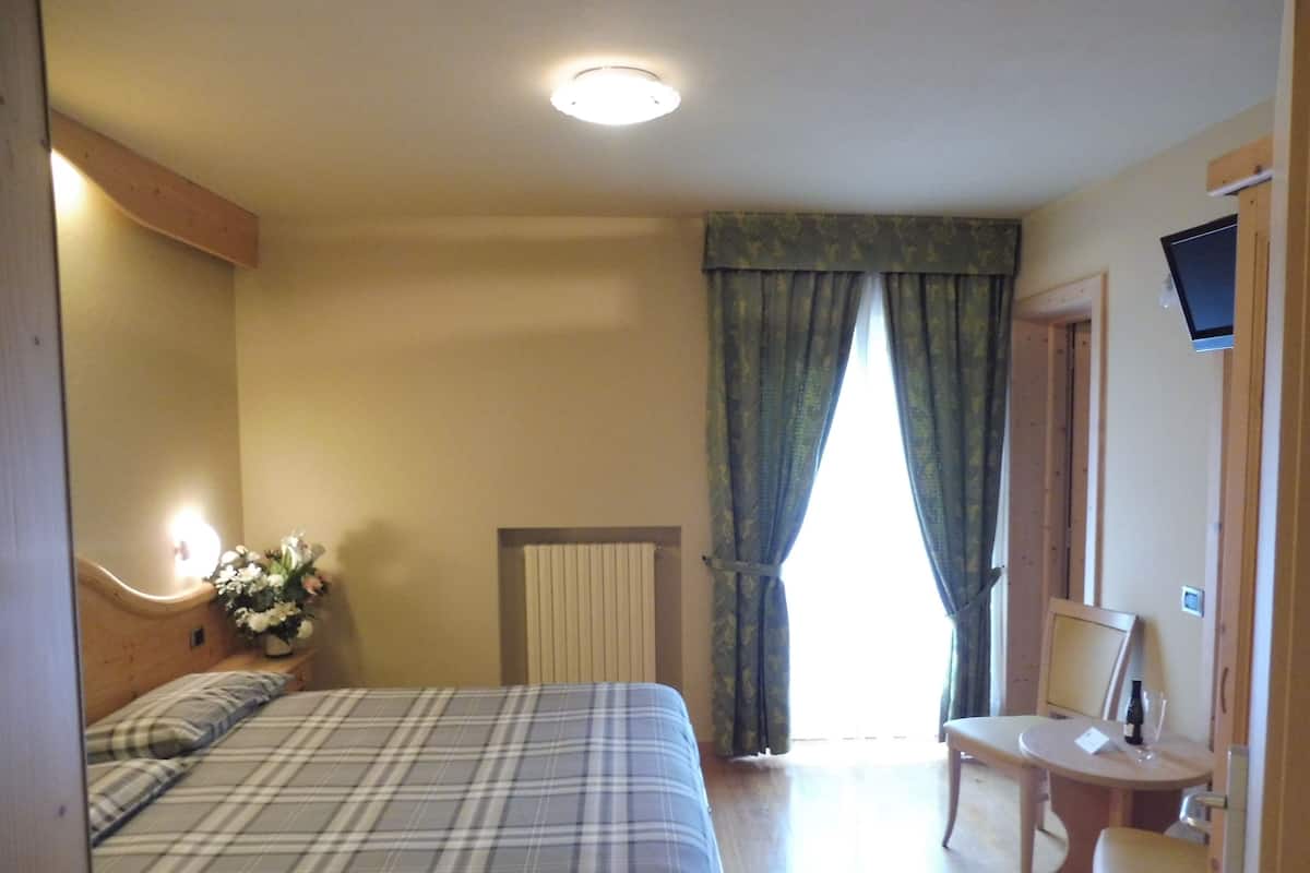 Standard Double or Twin Room, Balcony | In-room safe, free WiFi