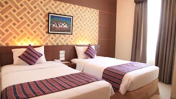 Deluxe Twin Room | In-room safe, desk, free WiFi, bed sheets