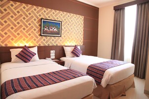 Deluxe Twin Room | In-room safe, desk, free WiFi, bed sheets